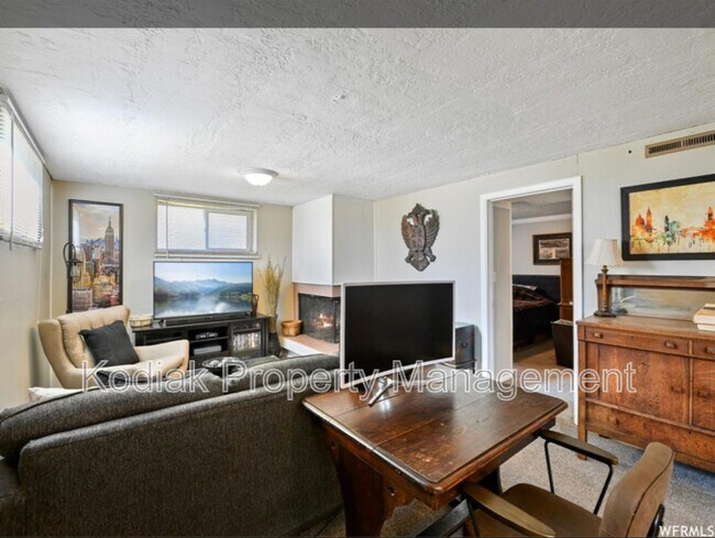 Building Photo - 516 E 100 S