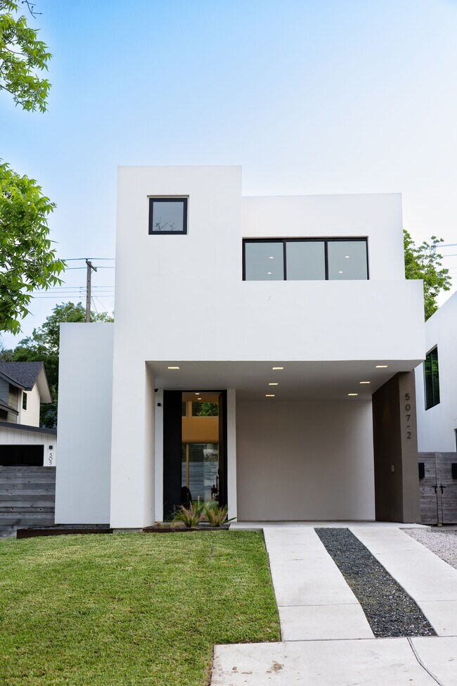 Building Photo - 507 S Park Dr