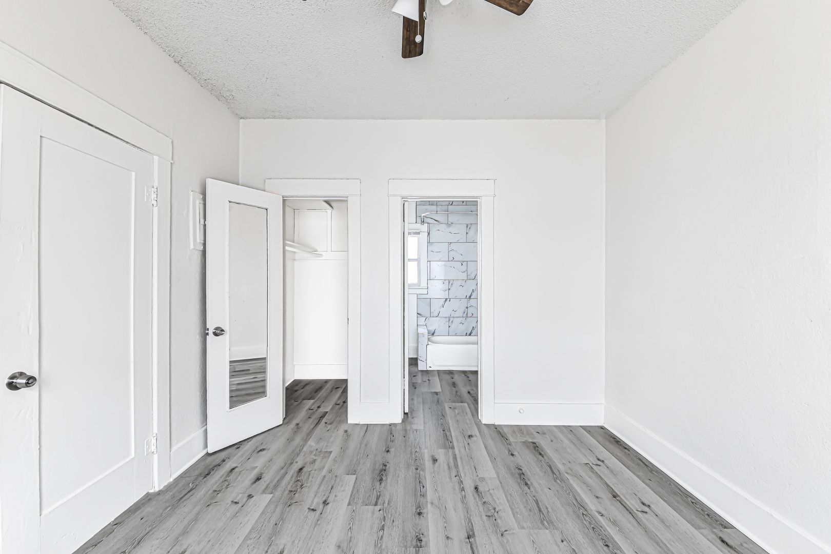 Building Photo - 1045 E 4th St