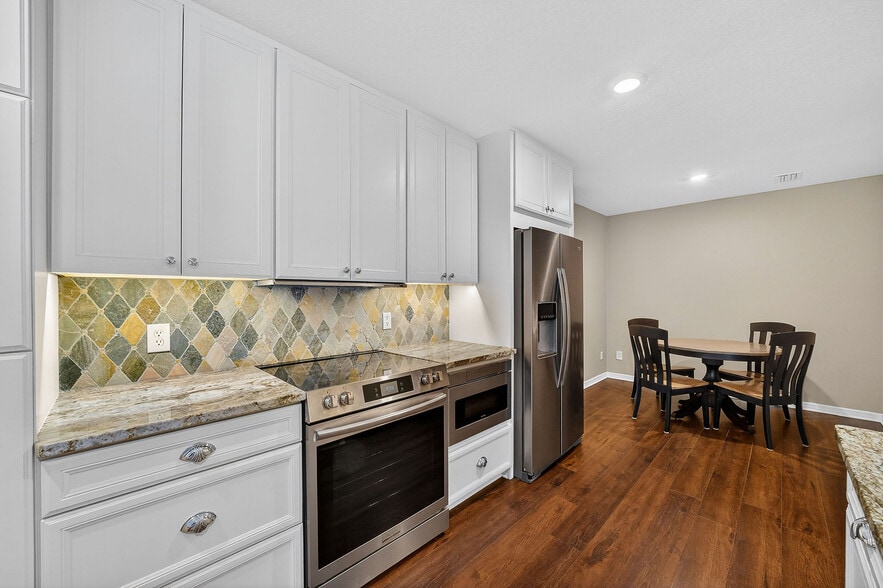 Building Photo - 1886 Demetree Dr