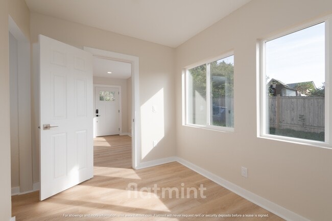 Building Photo - 6850 S 133rd St