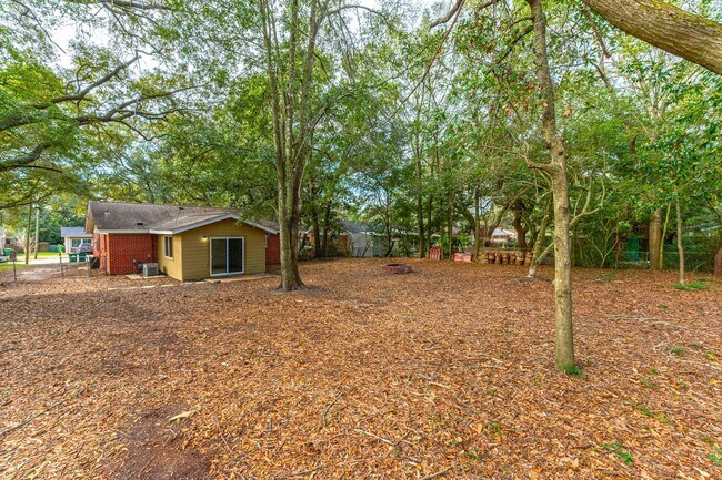 Building Photo - Renovated 3 bedroom house in Niceville!