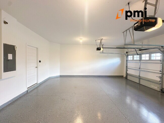 Building Photo - BRAND NEW BEAUTIFUL 5Bedroom/4Bath Single ...