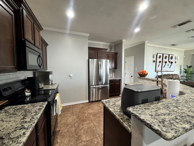 Building Photo - 405 NW 13th St