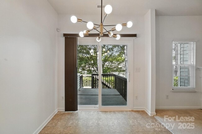 Building Photo - 15554 Stronvar House Ln