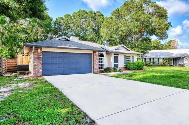 Building Photo - STUNNING 3 BEDROOM, 2 BATHROOM, 2 CAR GARAGE HOME LOCATED IN THE HIGHLY SOUGHT AFTER BRIARWOOD CO...