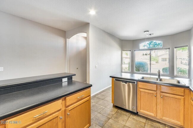 Building Photo - Golf Course Views! Quiet Cul-de-Sac! Updat...