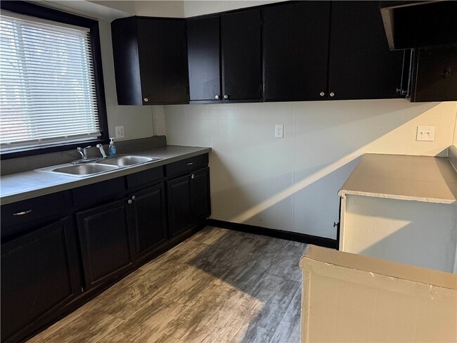 Building Photo - 710 Jay St