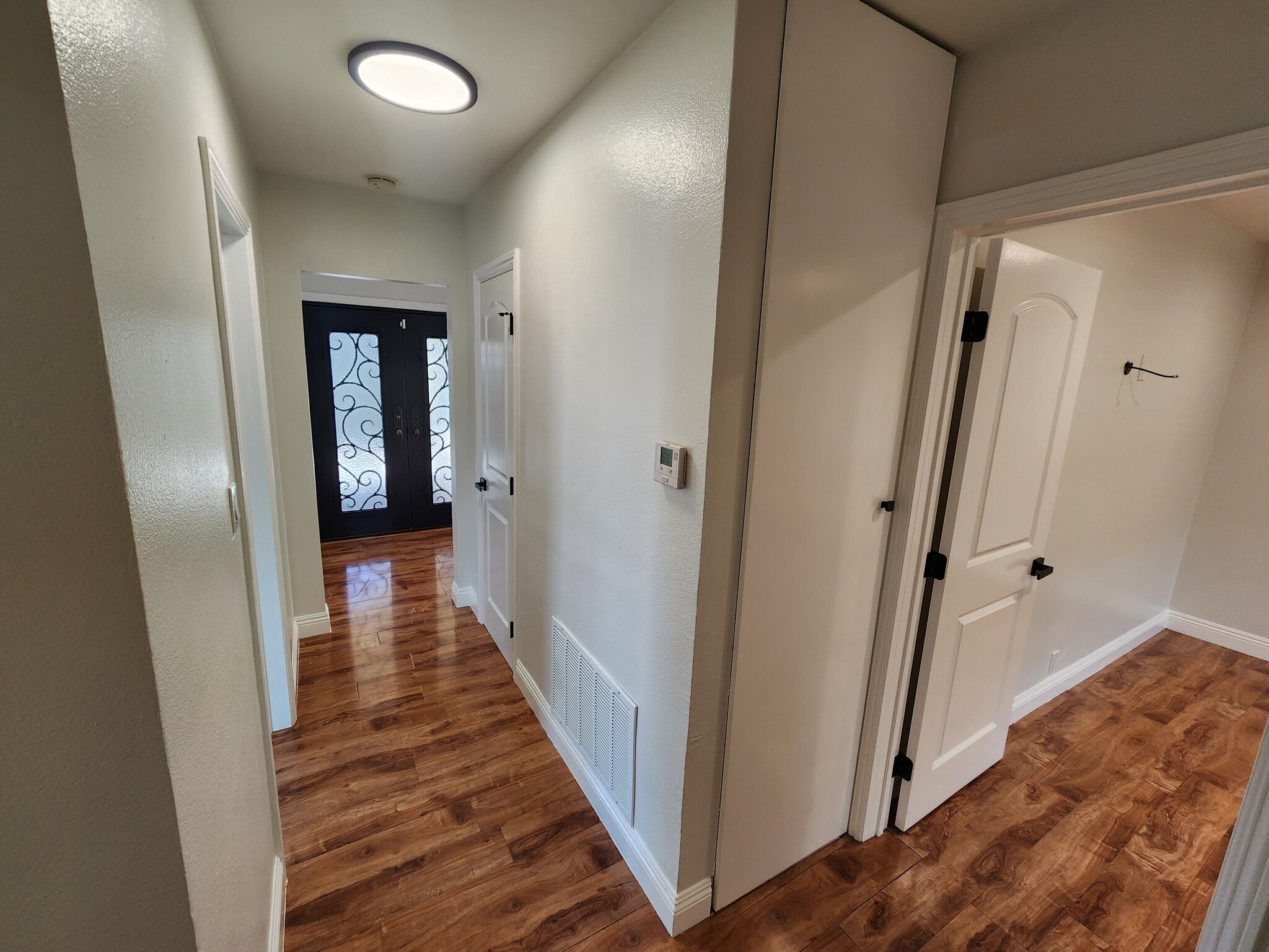 Building Photo - 13132 Hartland St