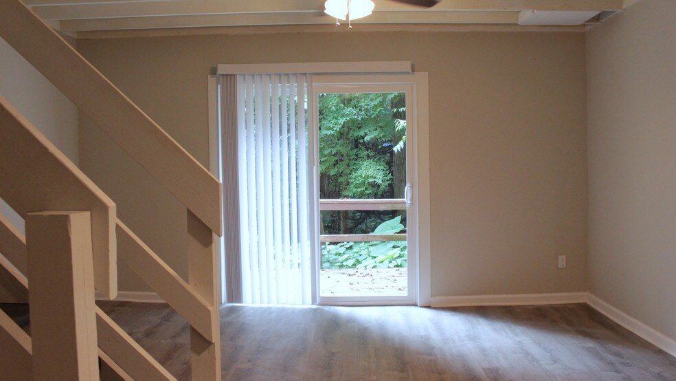 Building Photo - 1356 Linda Ann Dr