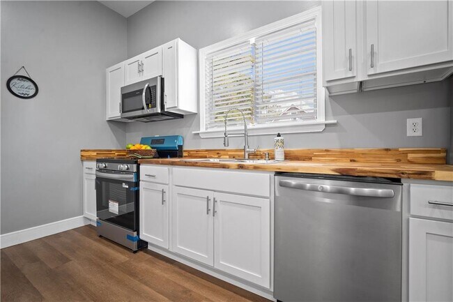 Building Photo - 354 S Dearborn St