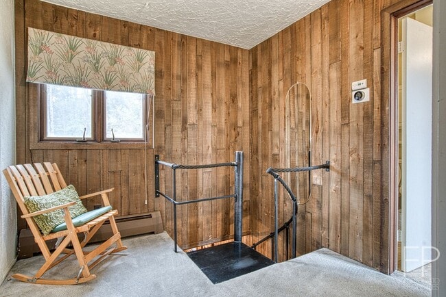 Building Photo - On the Blue River!  HUGE 4 Bedroom home, Furnished Updates throughout!  Bus route!  Spacious parking