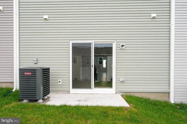 Building Photo - 73 Cramsford St