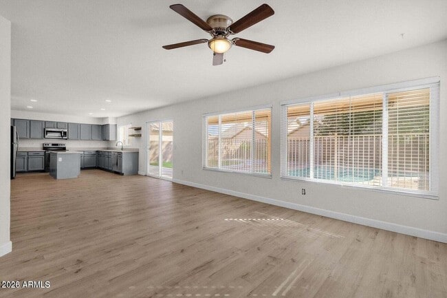 Building Photo - 822 N Naples Dr