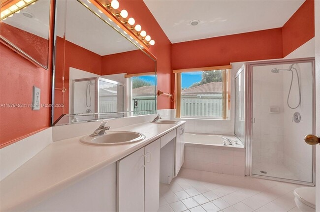 Building Photo - 10660 SW 20th Ct