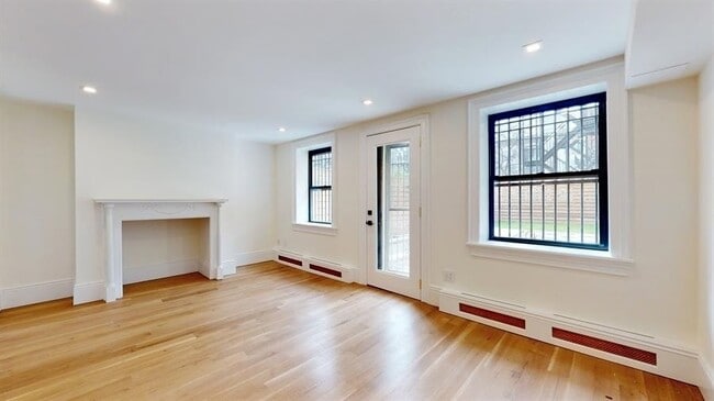 Building Photo - 43 Madison Ave