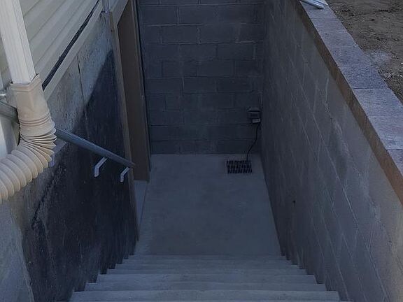 Building Photo - 21309 E 50th Ave