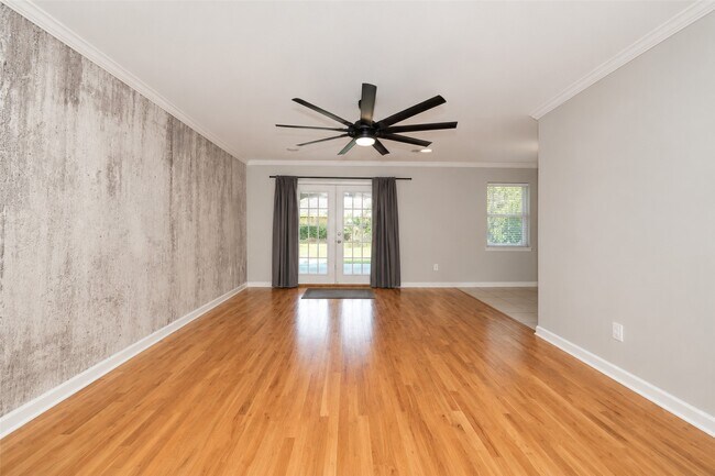 Building Photo - 9531 Weatherwood Dr