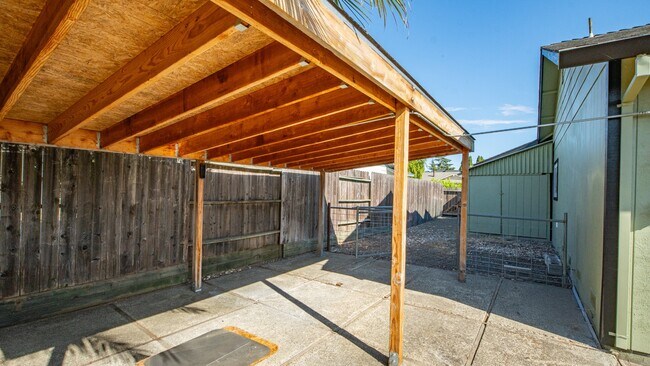 Building Photo - 1623 Oneel Dr