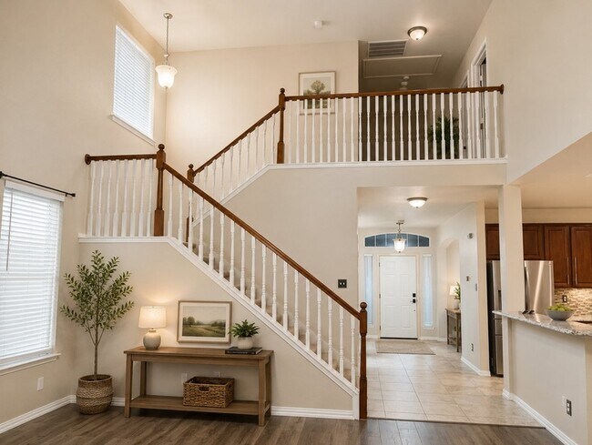 Building Photo - 1114 Hidden Creek Dr