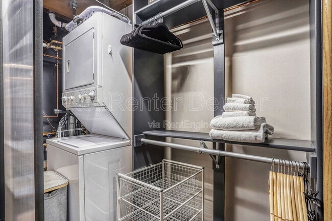 Building Photo - 1111 Osage St