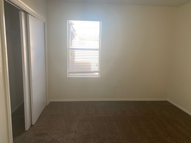 Building Photo - 137 Griegos Rd NW