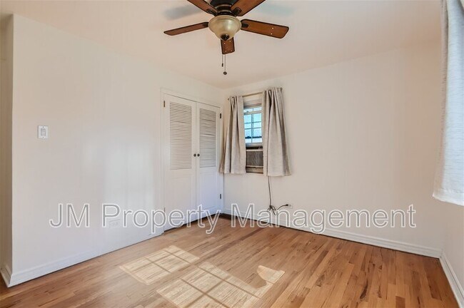 Building Photo - 918 Hudson St