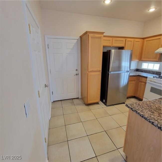 Building Photo - 8765 Villa Alex Ave