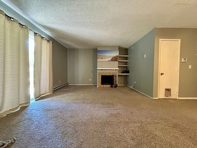 Building Photo - FIRST MONTHS RENT FREE! Welcome to your new home!