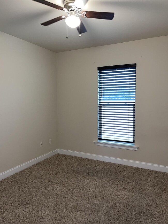 Building Photo - 4811 Spears St