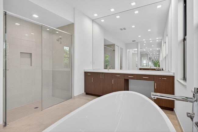 Building Photo - 13211 Feathering Wy