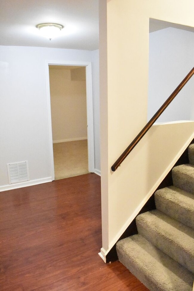 Building Photo - Welcome To Lake Ridge's Finest...