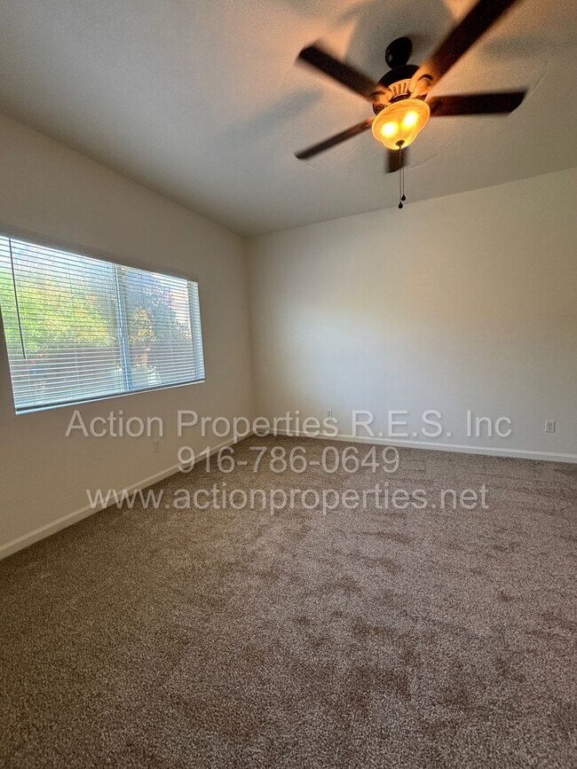 Building Photo - Action Properties Offering Immaculate Highland Reserve 4 Bedroom 2 Bath, 1581 sqft, New Paint and...