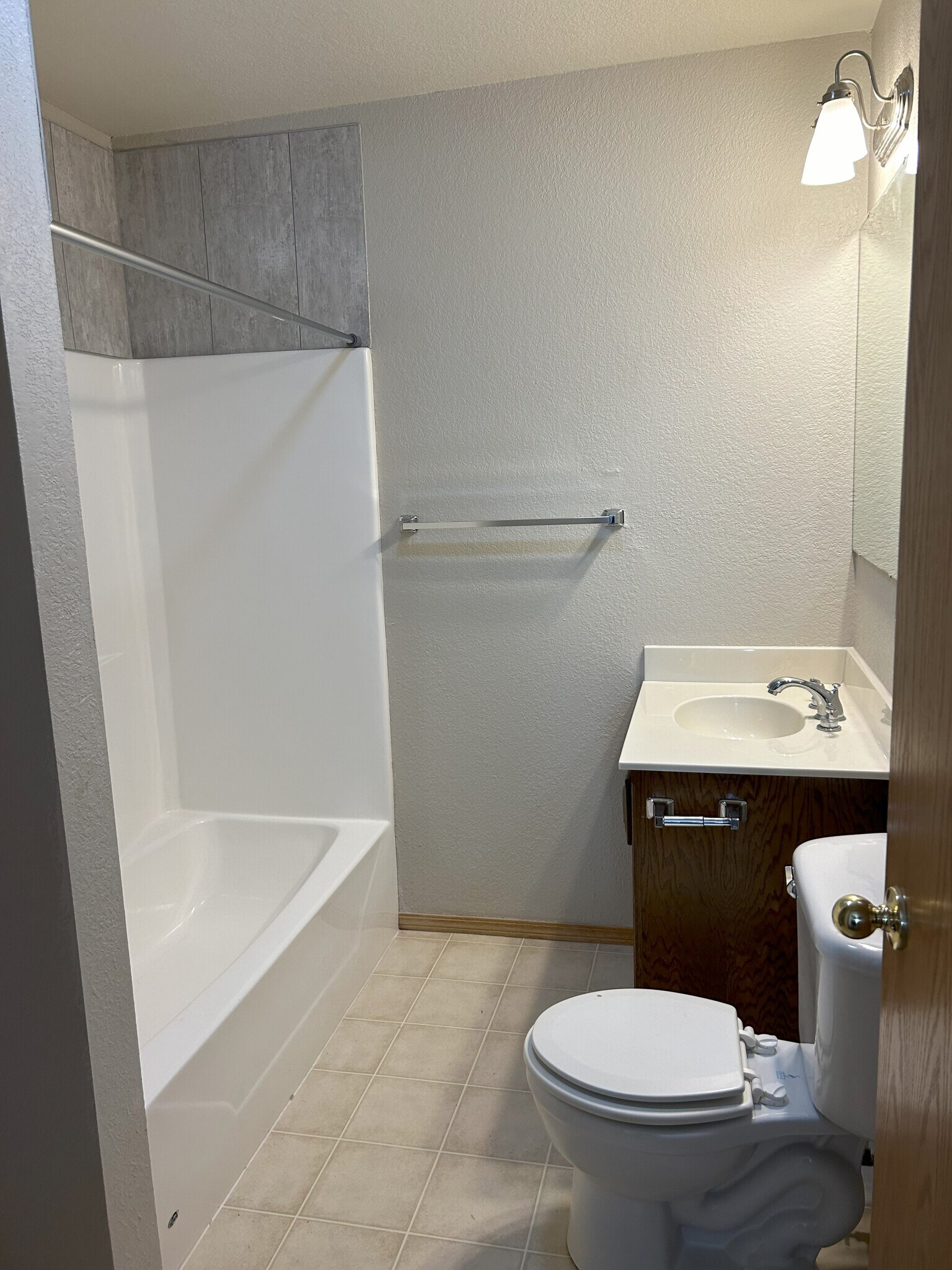 Bathroom Upstairs - 1042 Baxter St