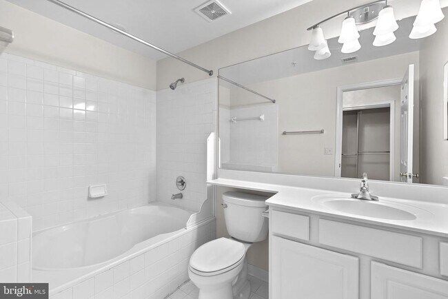 Building Photo - 111 Timberbrook Ln