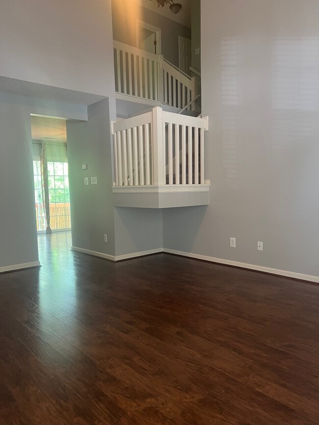 Building Photo - 12 Tannenbaum Cir