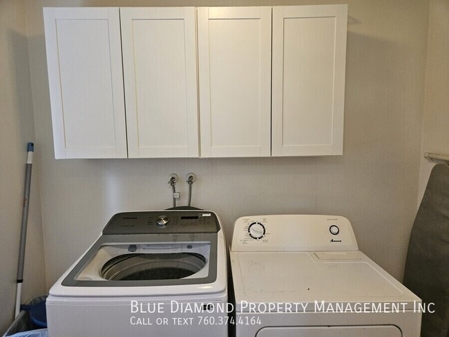 Building Photo - 1615 Peacock Blvd