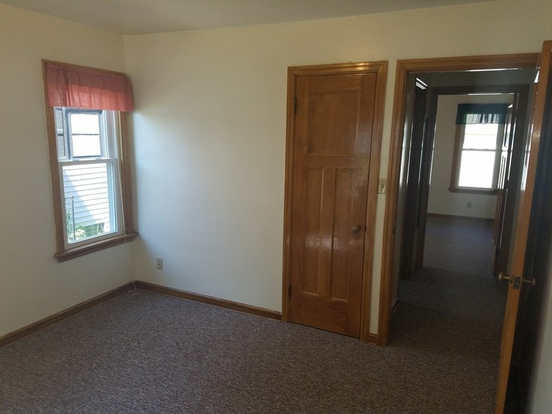 Front Bed Rm - 4320 N 64th St