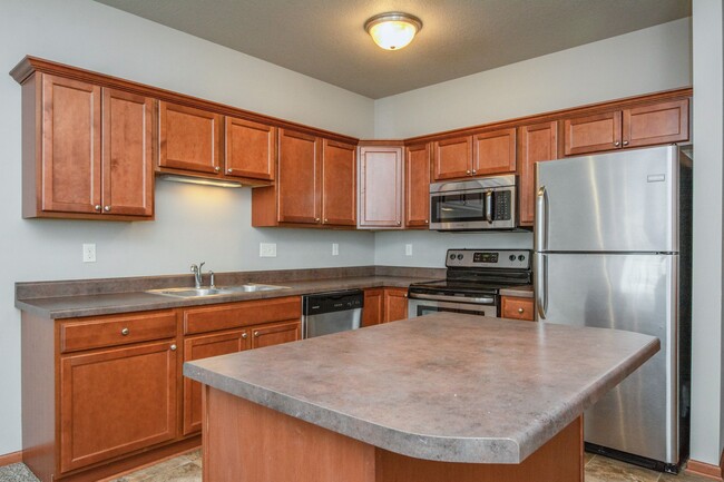 124 N Hyland #204 | Kitchen - Triangle Apartments