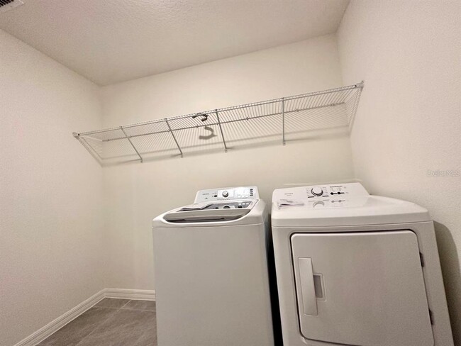 Building Photo - 2872 Sanctuary Dr