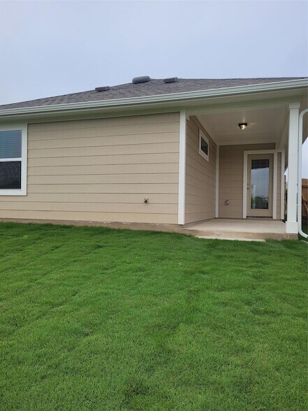 Building Photo - 121 Tall Grass Dr