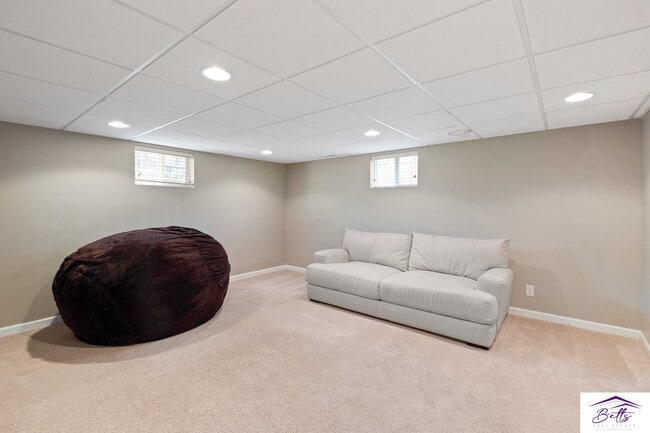 Building Photo - RENTAL PENDING!