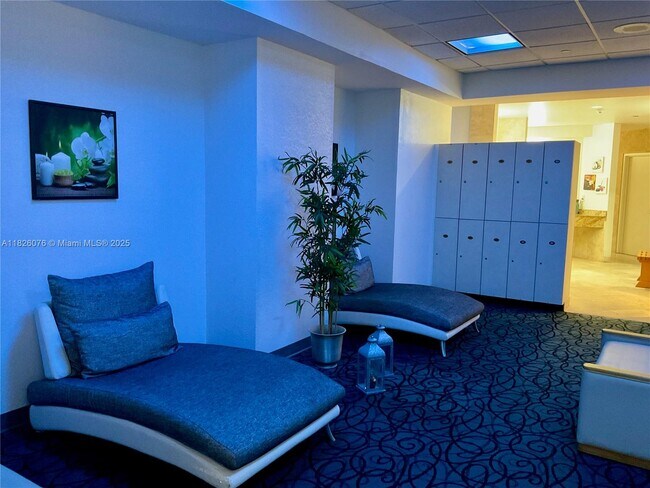 Building Photo - 16400 Collins Ave
