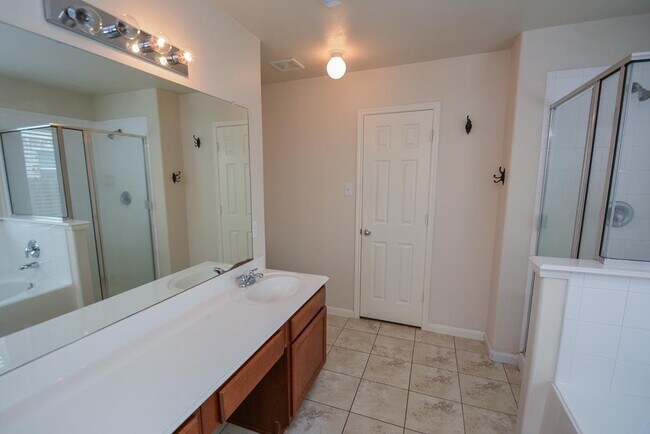 Building Photo - 8334 Loetsch Ridge Way