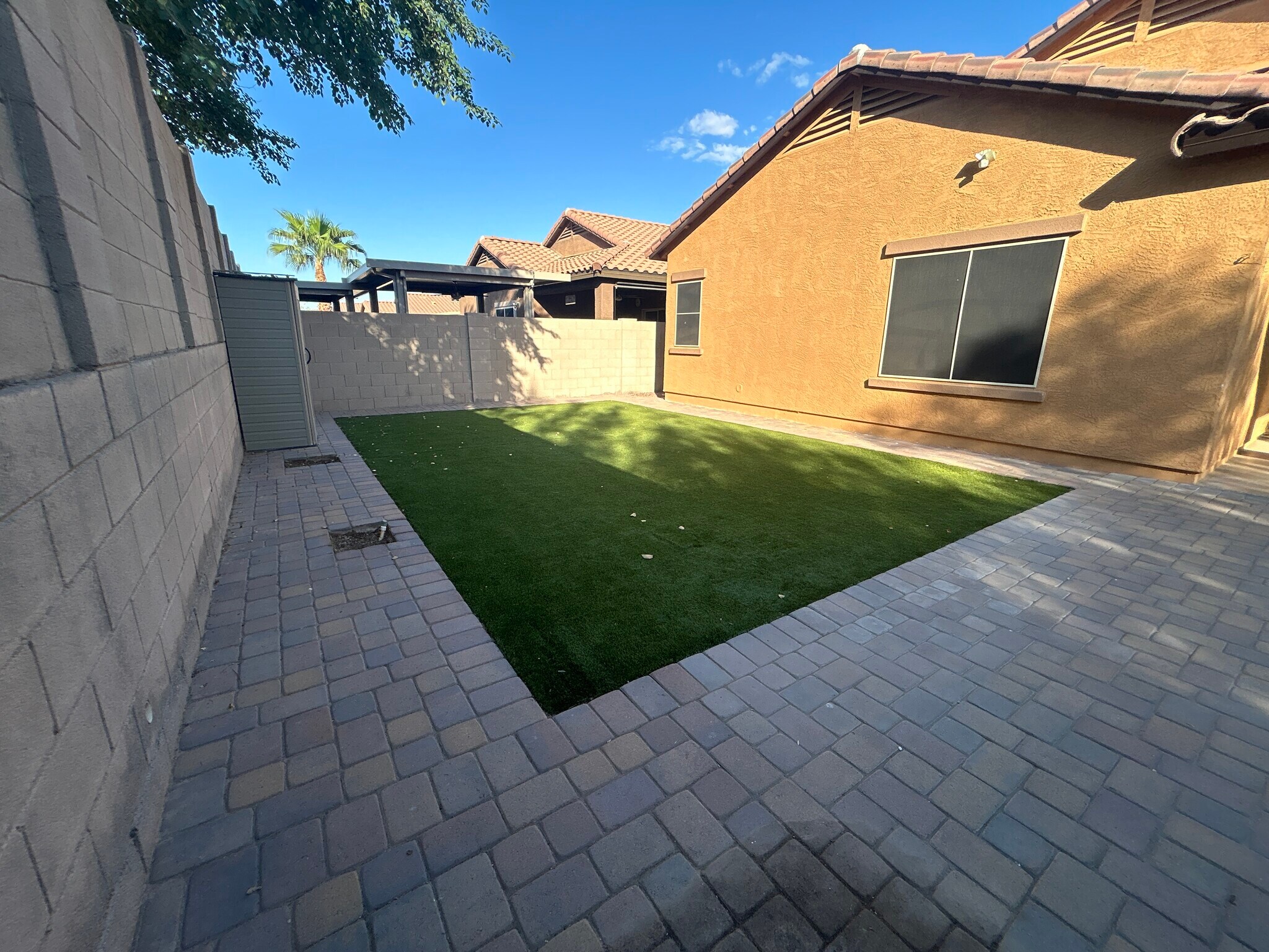 Building Photo - 10765 W Avenida del Rey