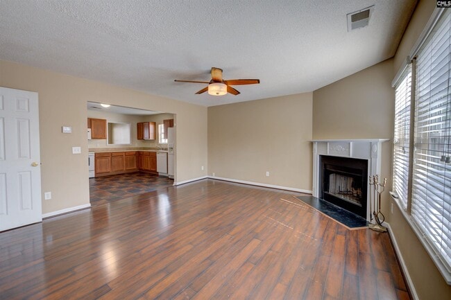 Building Photo - 1908 Lake Carolina Dr