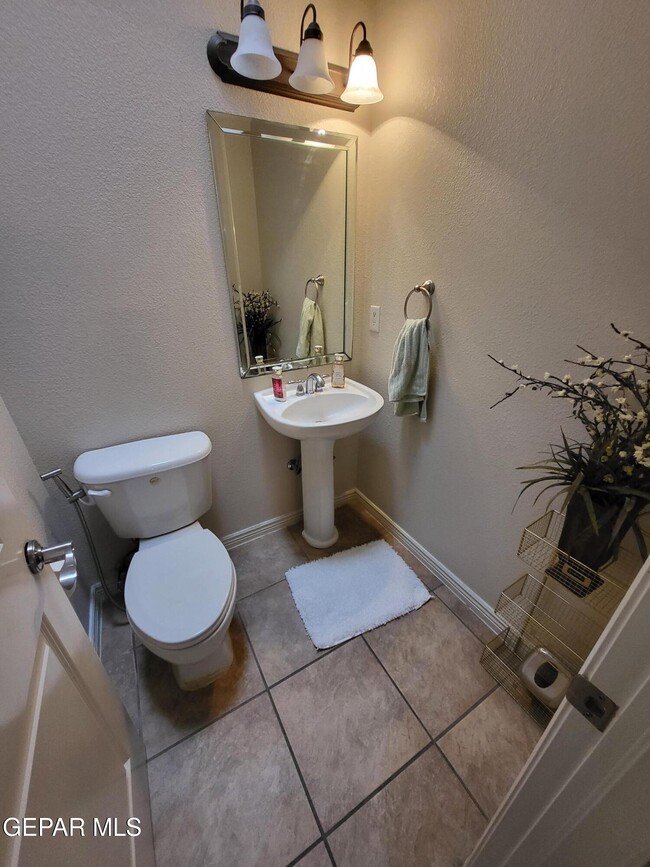 Building Photo - 6354 Franklin View Dr