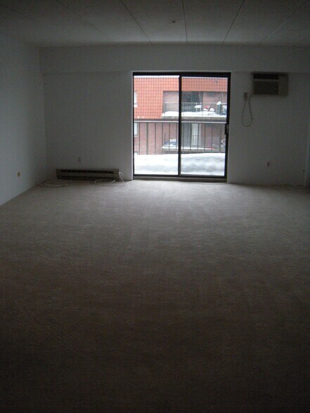 Building Photo - 125 Pleasant St