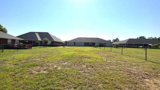 Building Photo - 588 Brushwood Dr
