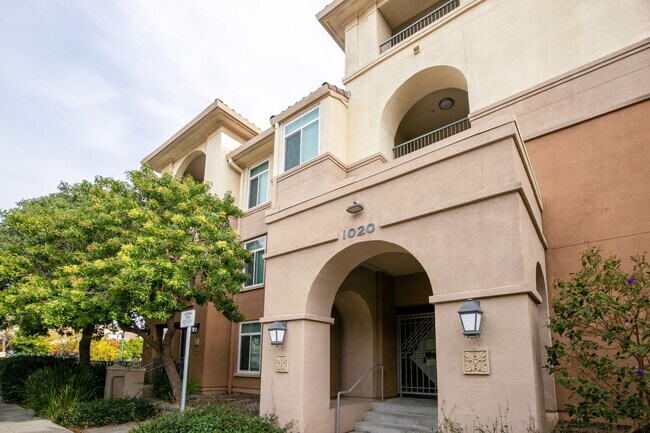 Building Photo - 1020 Yates Way